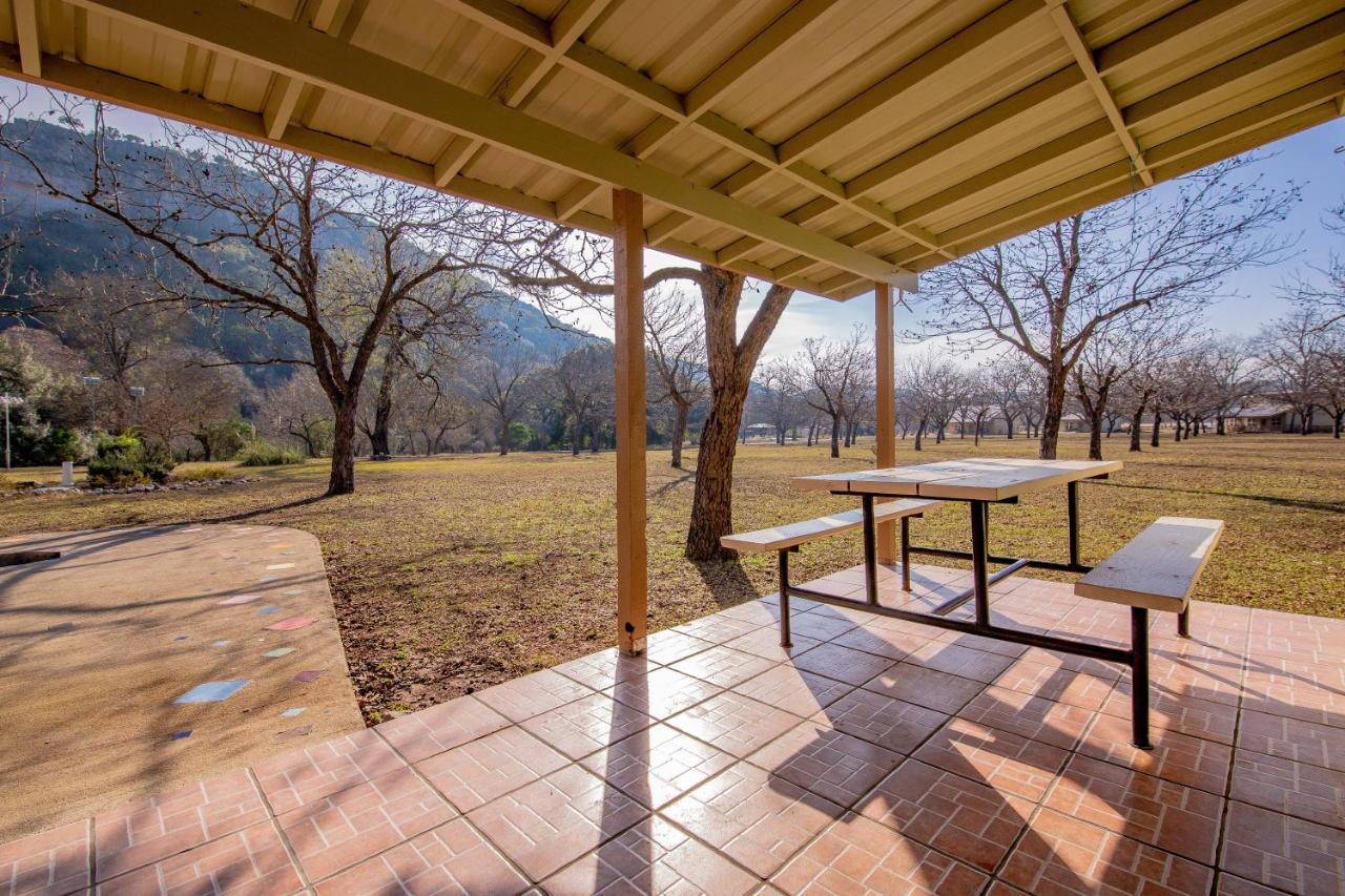 Seven Bluff Cabins Concan Dış mekan fotoğraf