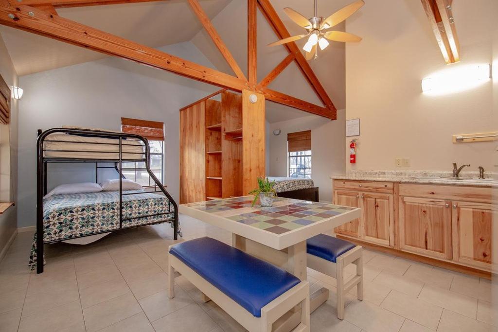 Seven Bluff Cabins Concan Dış mekan fotoğraf