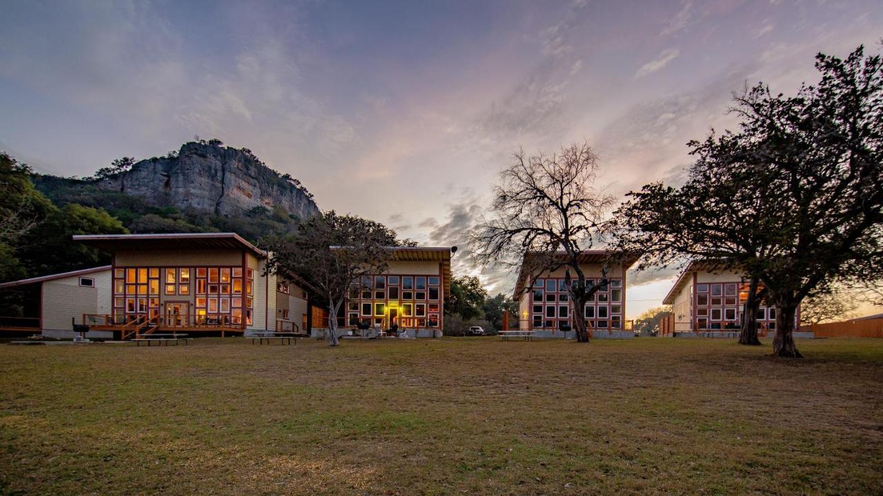 Seven Bluff Cabins Concan Dış mekan fotoğraf